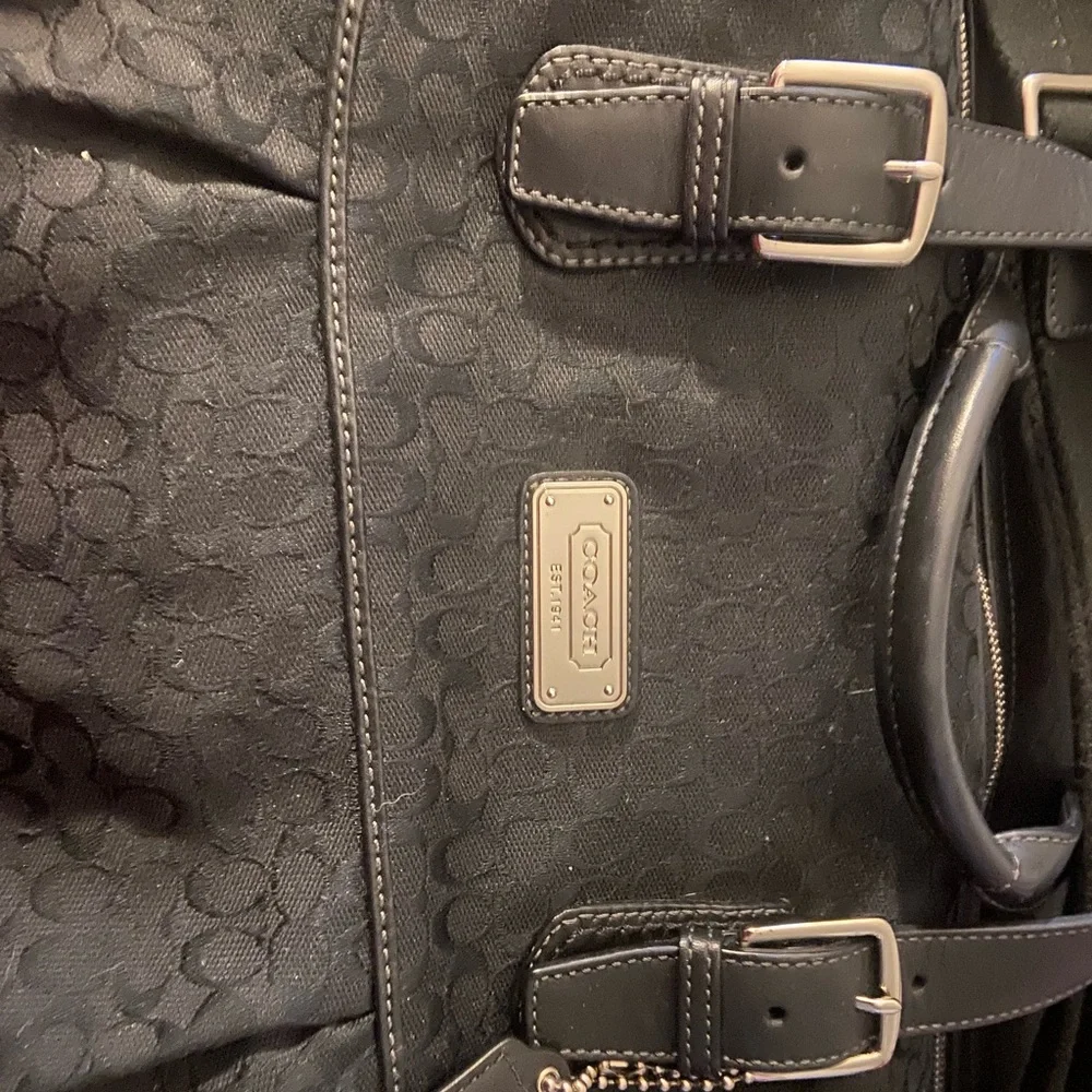 Coach Black Signature Tote Bag for a long weekend or hopping a flight. Ultimate - Picture 2 of 3